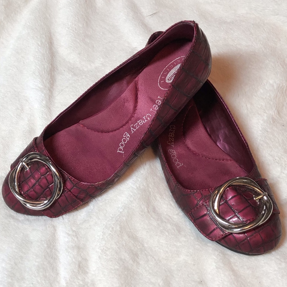 Dr. Scholl's "Graduate" Magenta Croc Ballet Flats